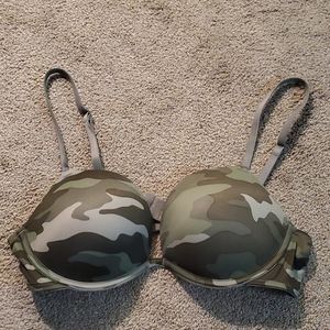 Victoria's Secret Super Push-Up Bra (36B)
